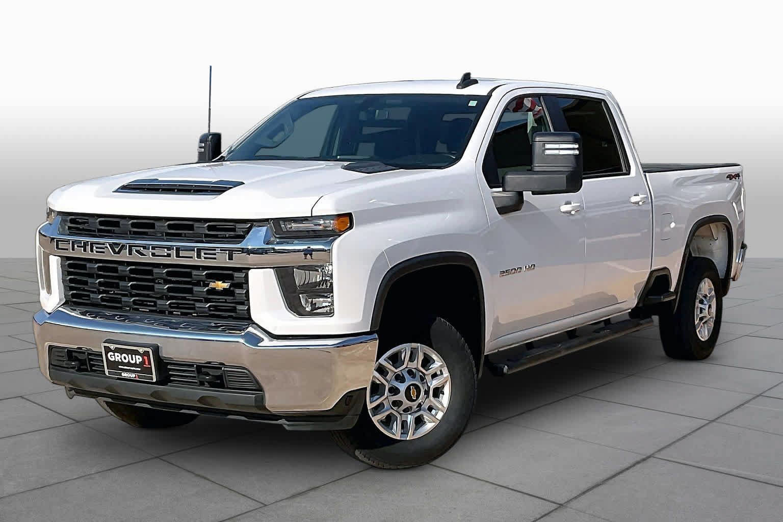 Used 2023 Chevrolet Silverado 2500 LT AWD/4WD image 2