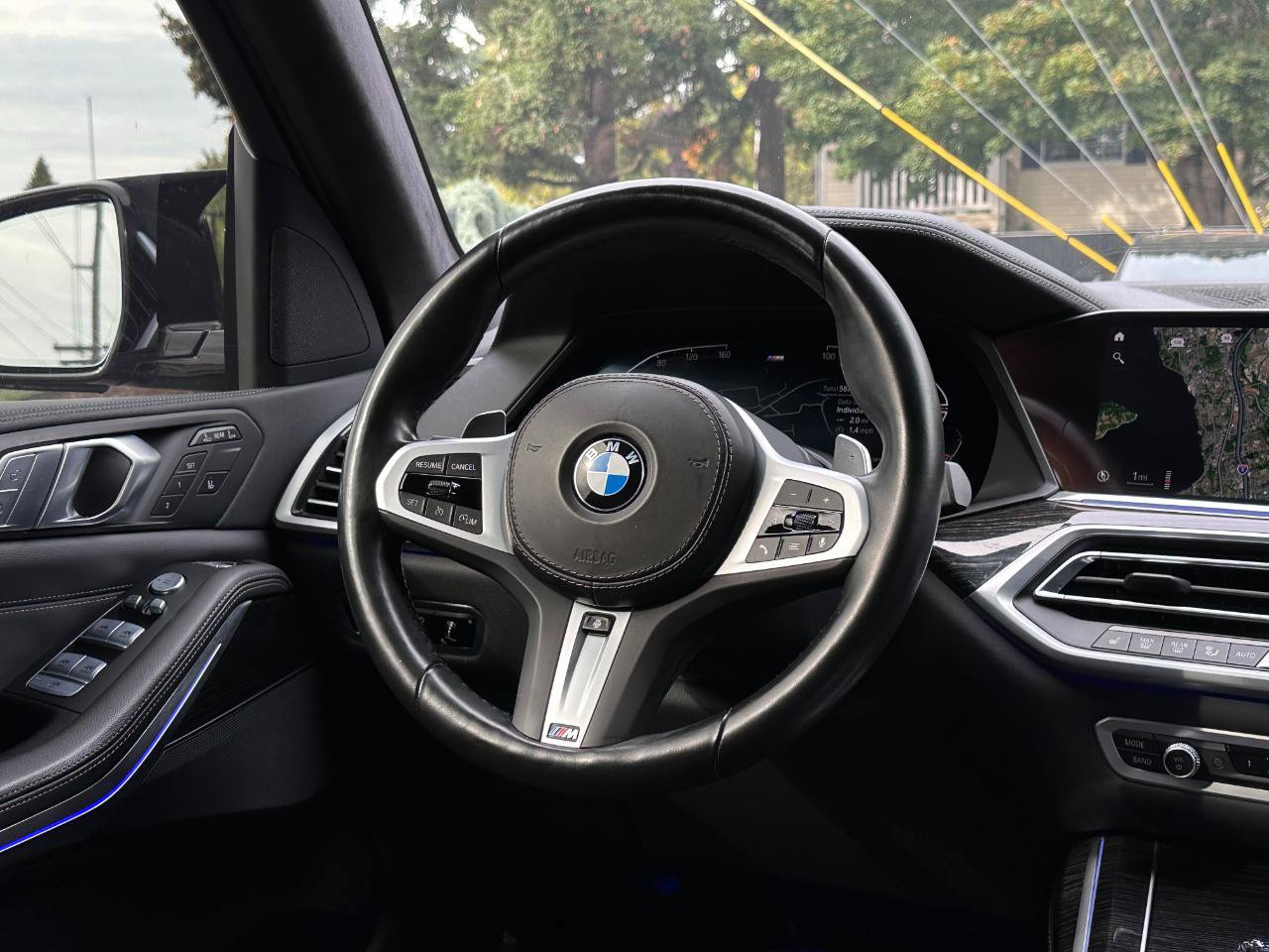 Used 2022 BMW X7 xDrive40i w/ M Sport Package AWD/4WD image 19