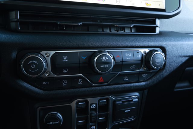 New 2026 Jeep Gladiator Sport image 18