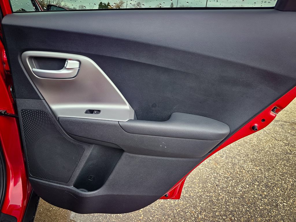 Used 2019 Kia Niro LX image 34