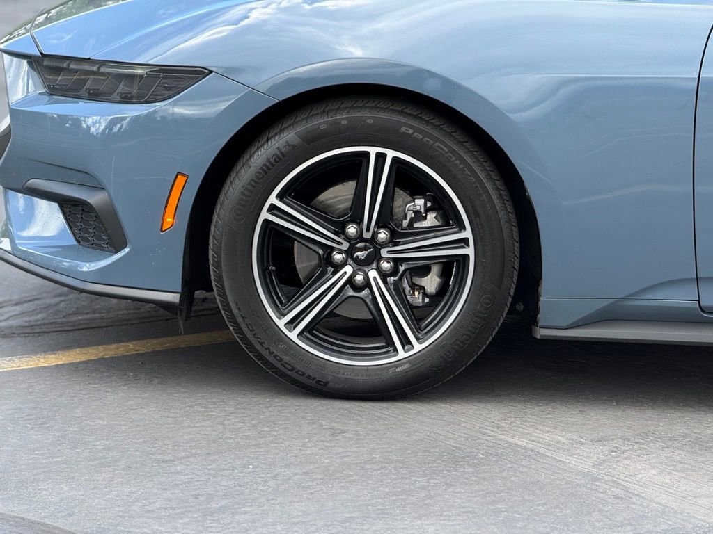 Used 2025 Ford Mustang Coupe RWD image 8