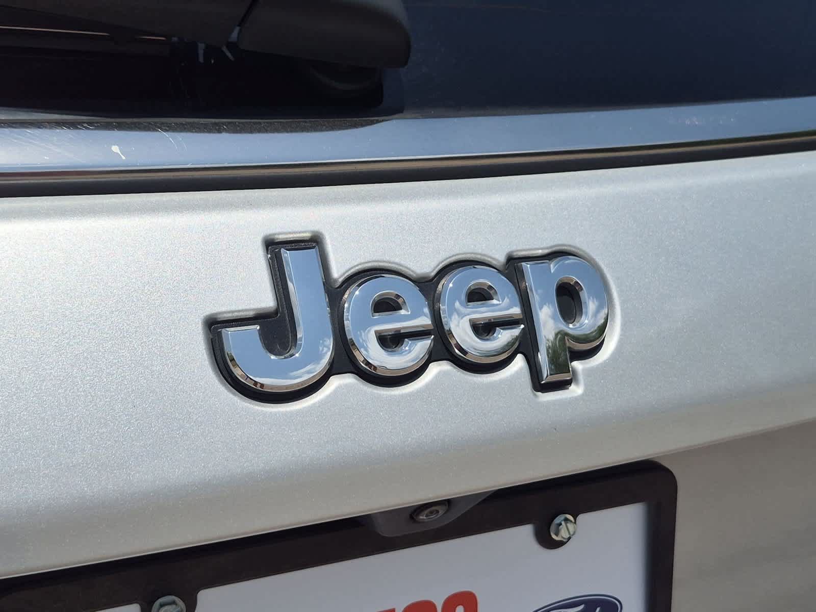 Used 2024 Jeep Compass Latitude AWD/4WD image 29