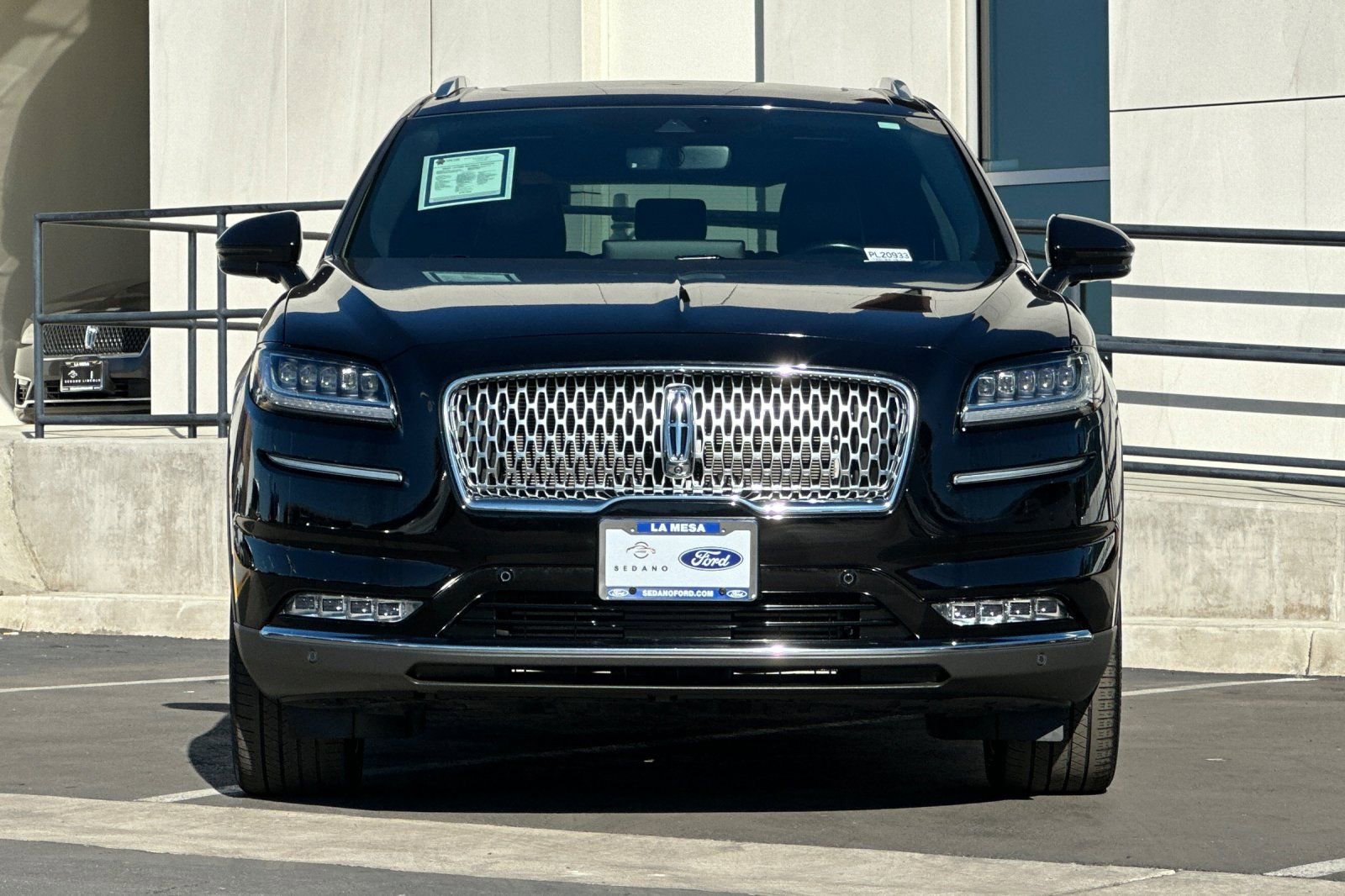 Used 2023 Lincoln Nautilus Reserve w/ Equipment Group 202A image 8