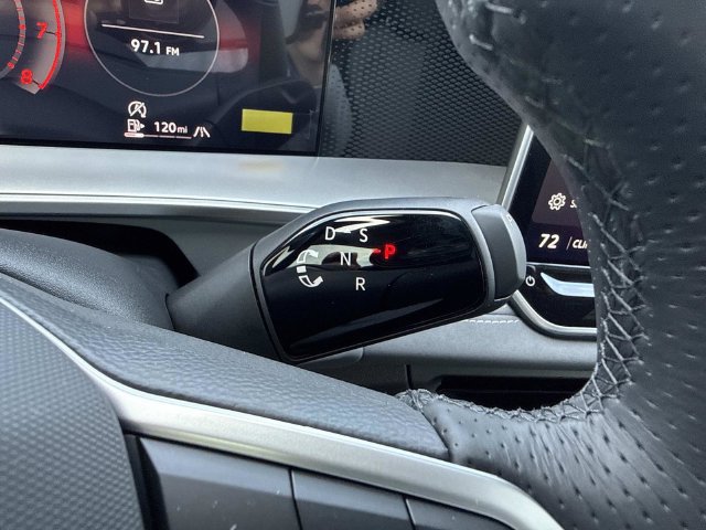 New 2026 Volkswagen Tiguan SE R-Line AWD/4WD image 23