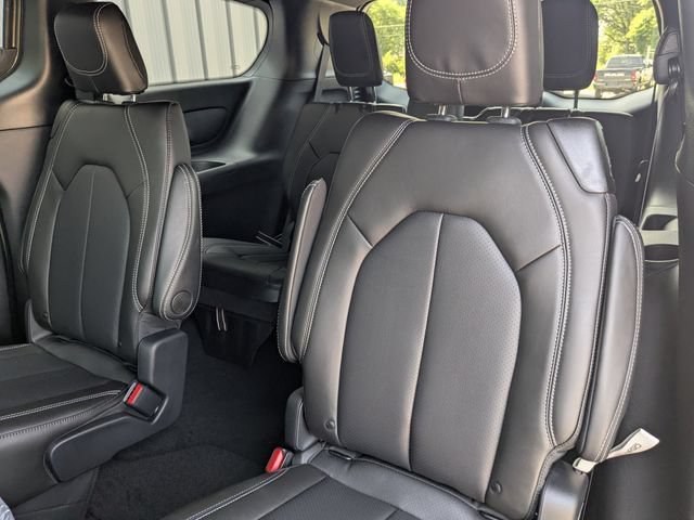 New 2027 Chrysler Pacifica Select FWD image 23
