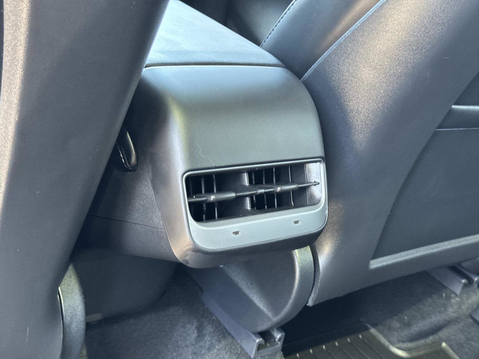 Used 2022 Tesla Model Y Performance image 25