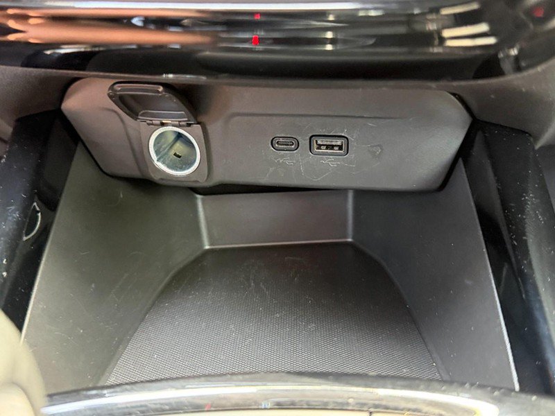 Used 2025 Chevrolet Trax LT w/ LT Convenience Package FWD image 41