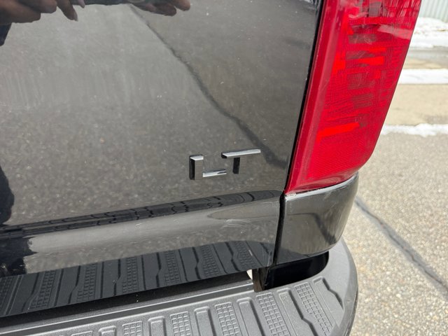 Used 2021 Chevrolet Silverado 2500 LT w/ Midnight Edition image 17