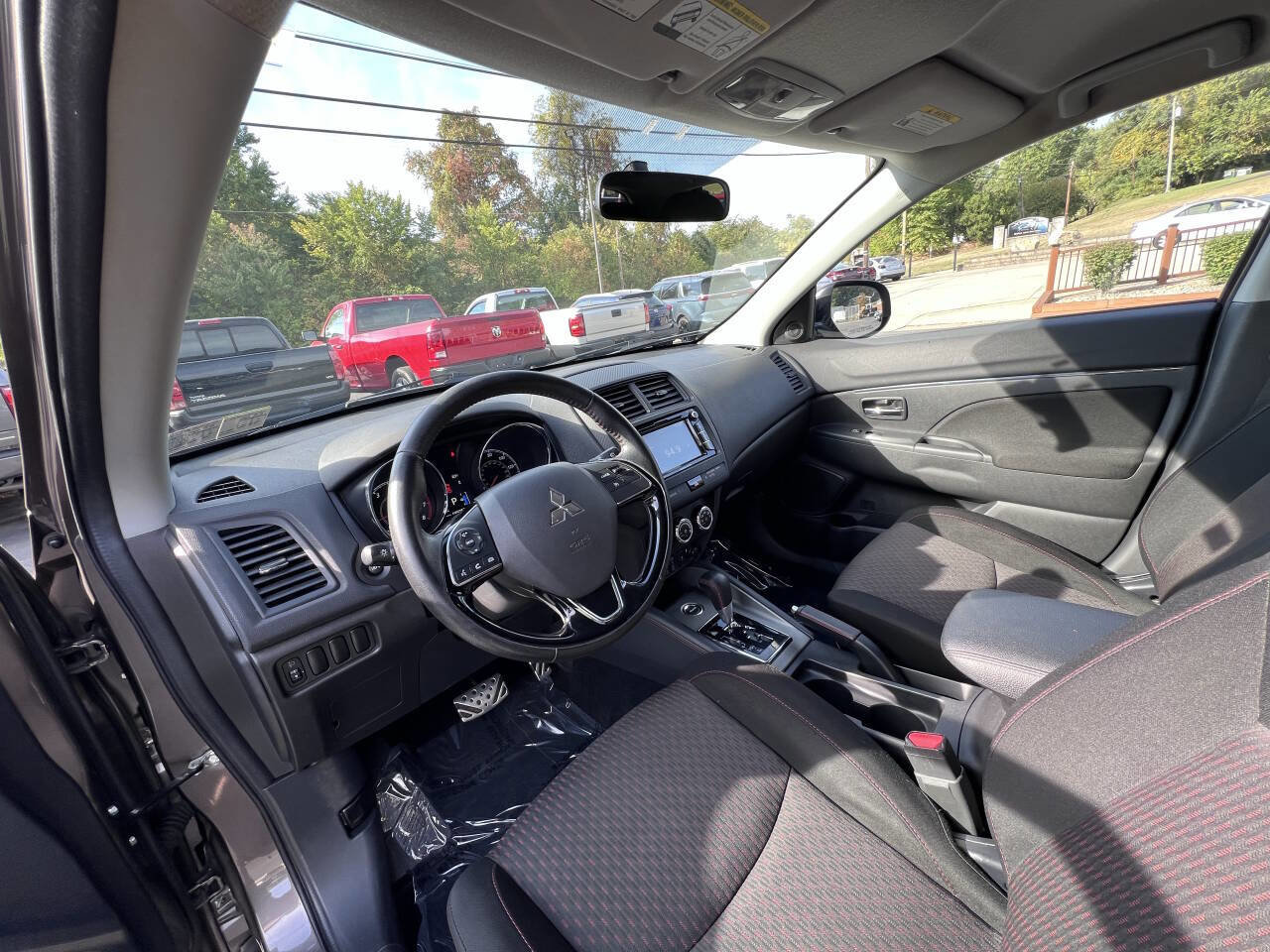 Used 2018 Mitsubishi Outlander Sport LE image 12