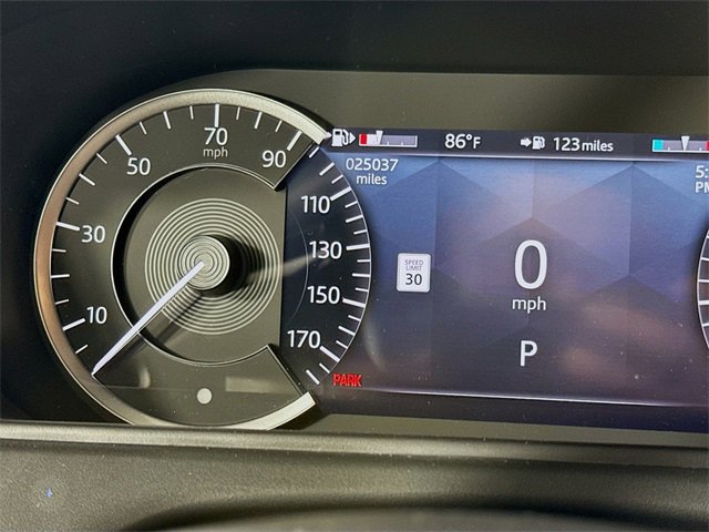 Used 2022 Land Rover Range Rover Velar R-Dynamic S image 13