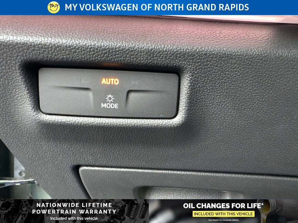 New 2026 Volkswagen Tiguan SE R-Line AWD/4WD image 13