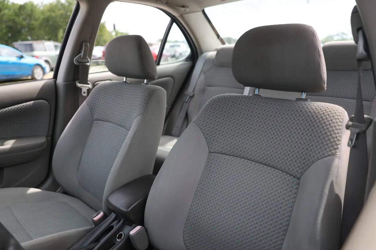 Used 2004 Nissan Sentra S FWD image 6