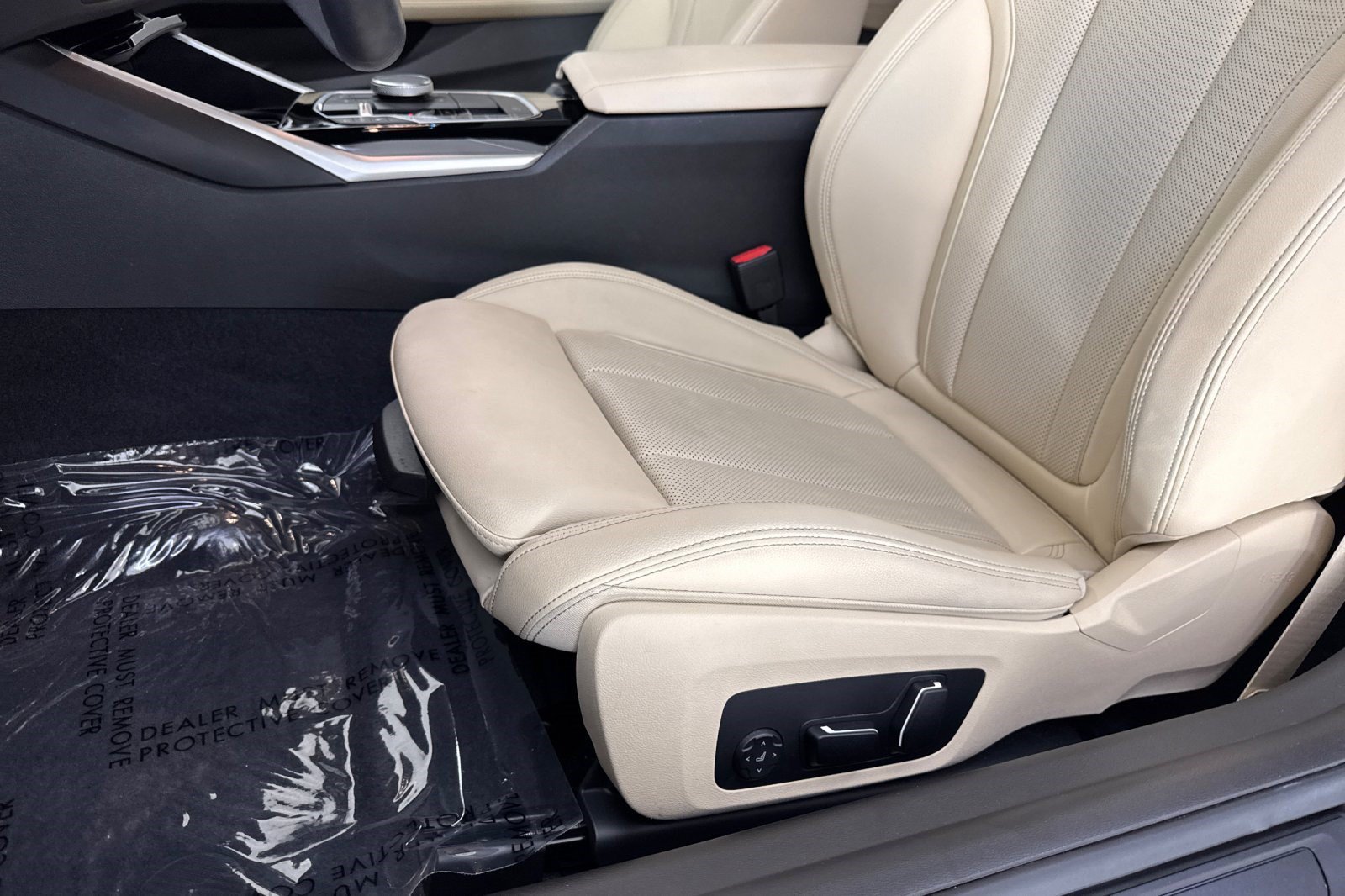 Used 2024 BMW 230i Coupe w/ Convenience Package RWD image 14