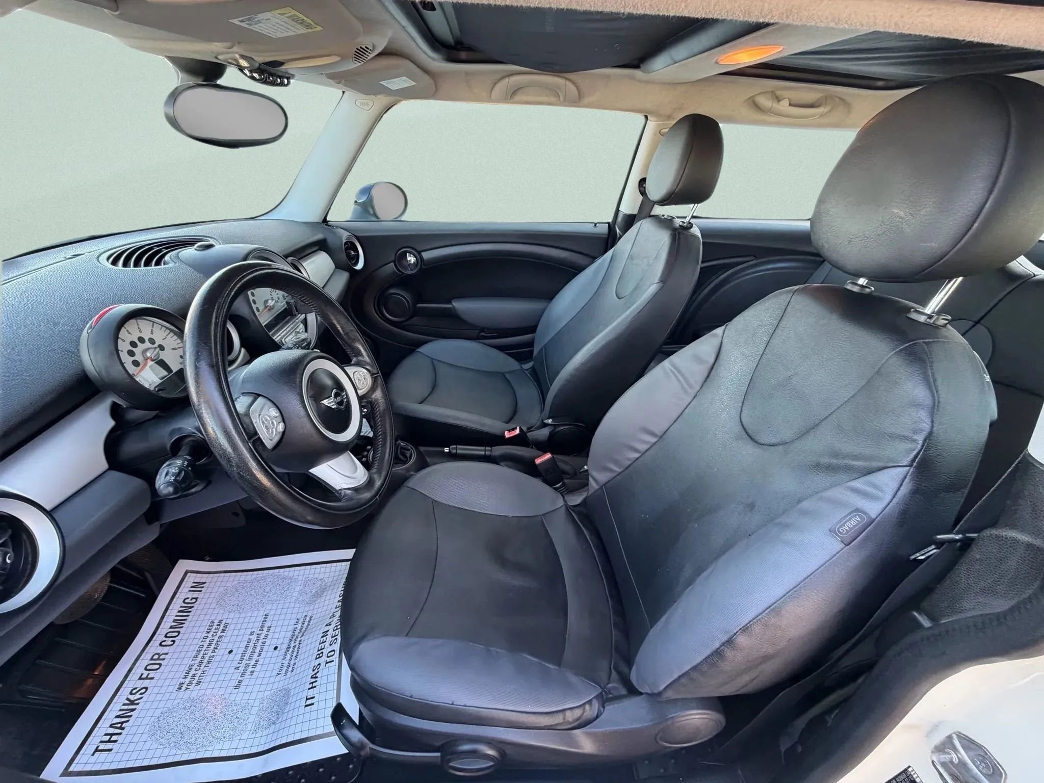 Used 2010 MINI Cooper Hardtop image 18