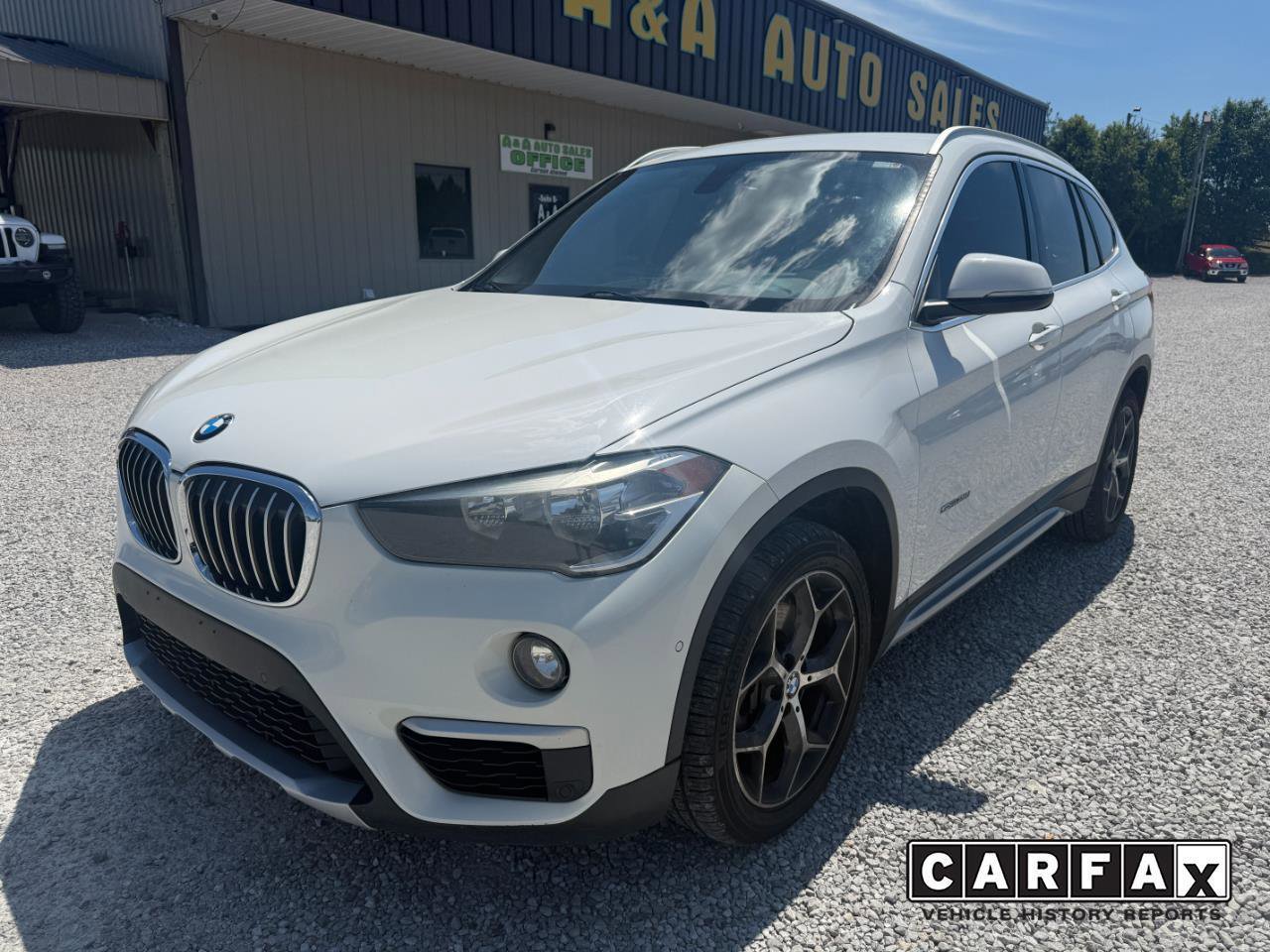Used 2018 BMW X1 sDrive28i FWD image 1