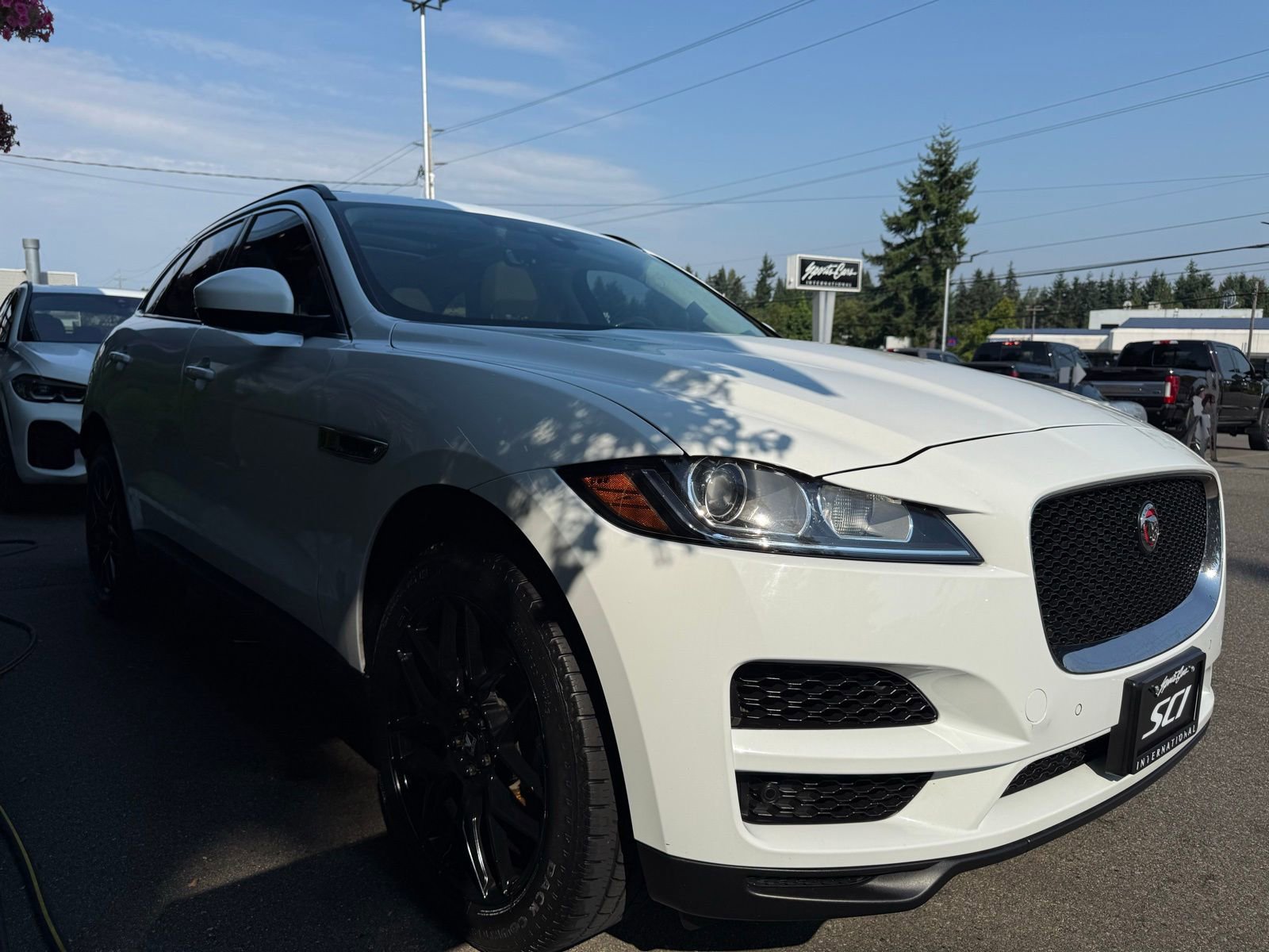 Used 2019 Jaguar F-PACE Premium AWD/4WD image 3