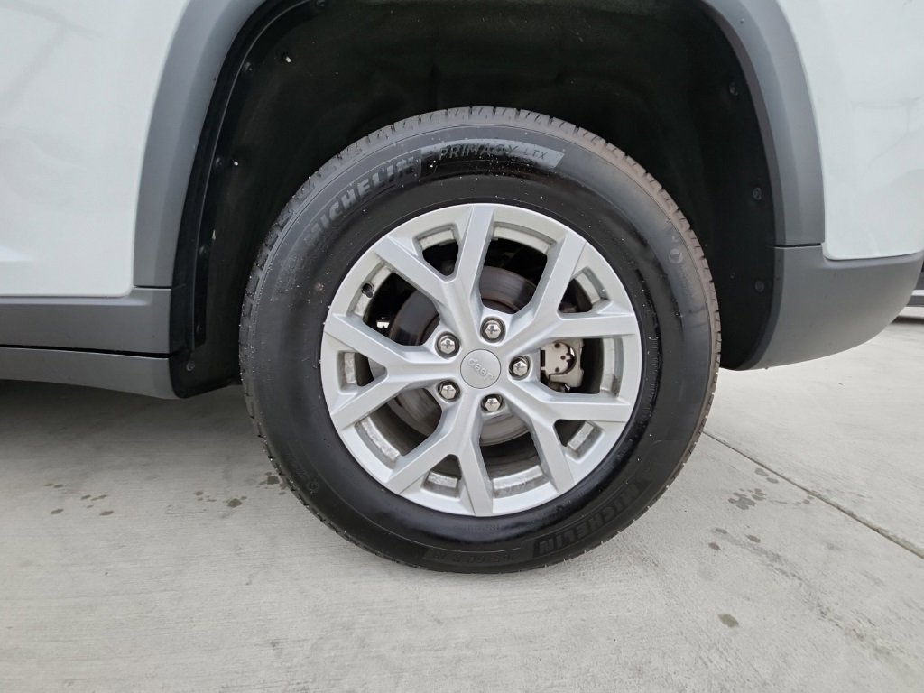 Used 2024 Jeep Grand Cherokee Limited image 9