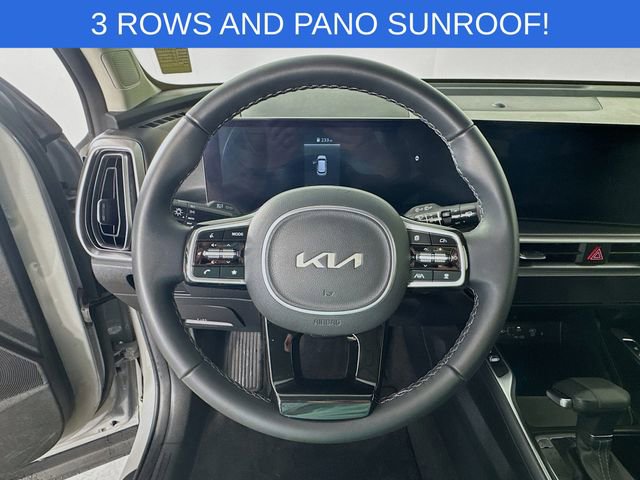 Used 2025 Kia Sorento S w/ Panoramic Sunroof Package image 11