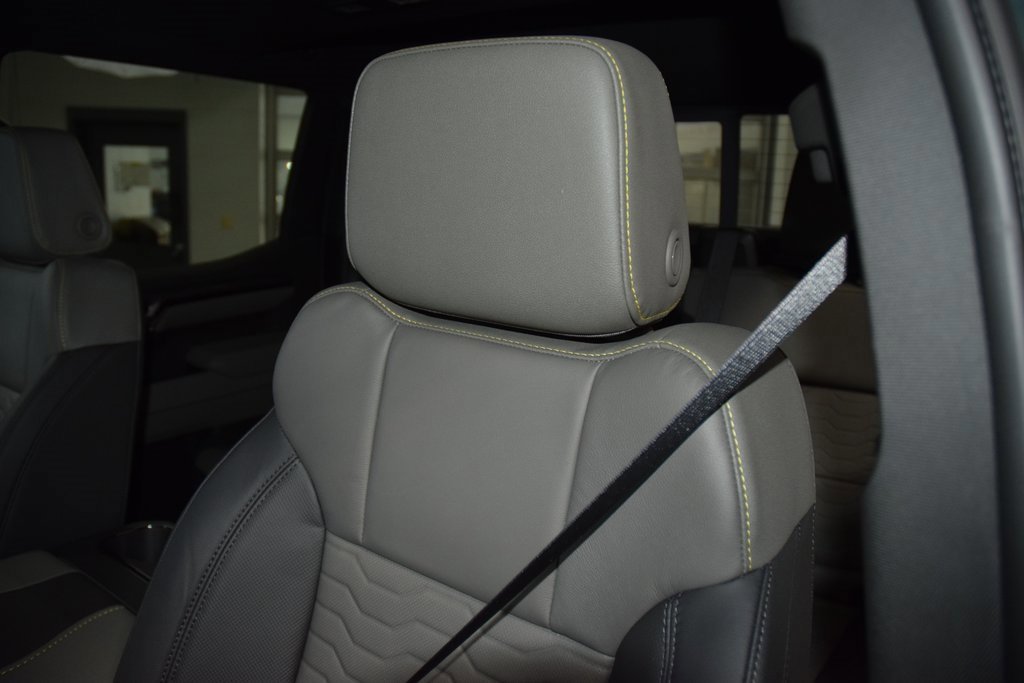 New 2026 Chevrolet Silverado 1500 ZR2 image 46