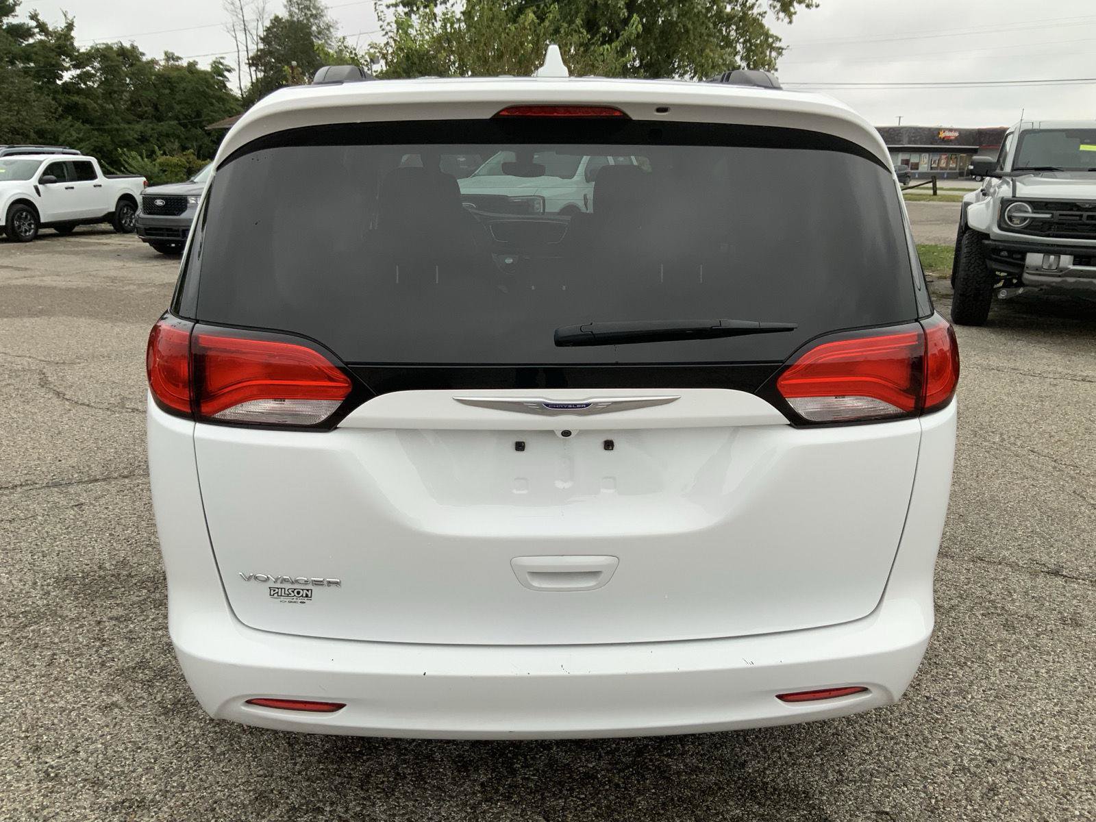 Used 2020 Chrysler Voyager Lxi FWD image 9