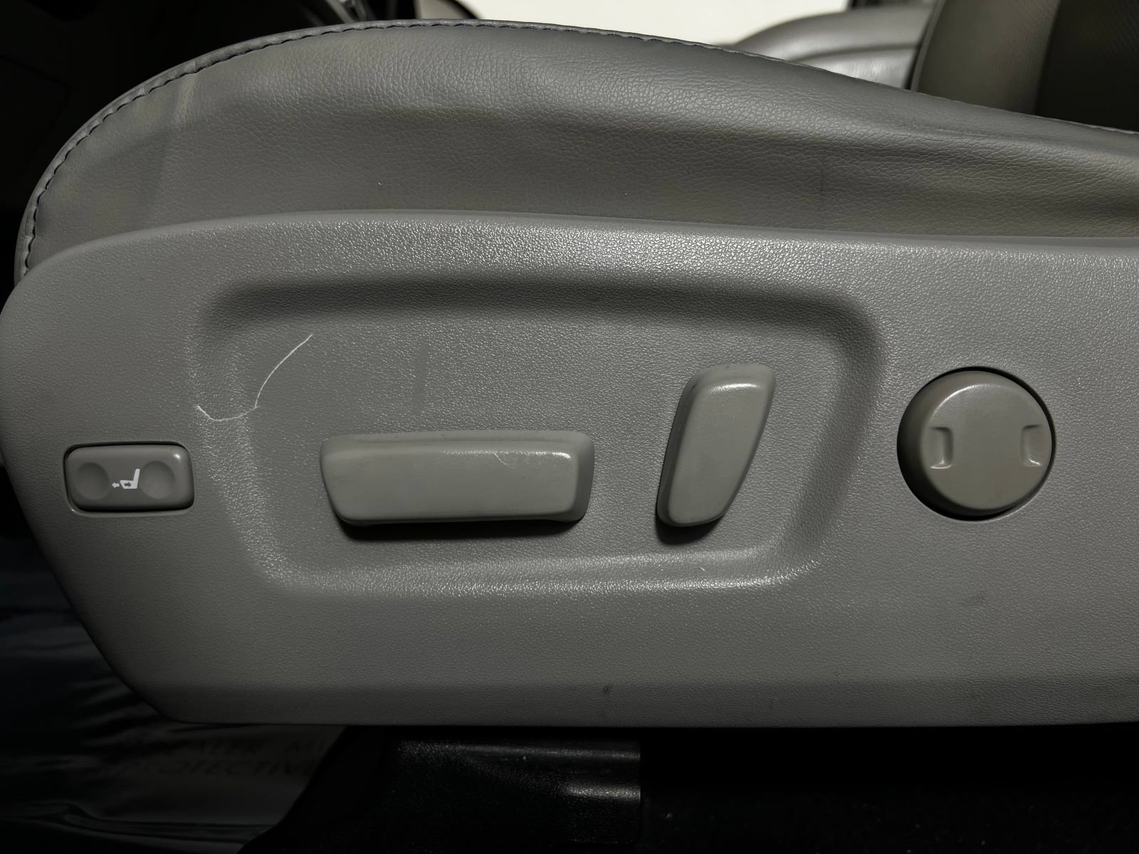 Used 2018 Toyota Highlander Limited Platinum AWD/4WD image 11