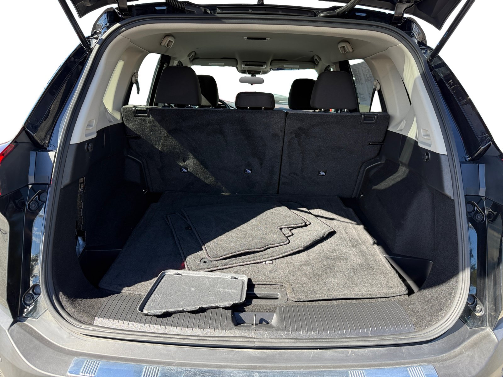 Used 2023 Nissan Rogue SV FWD image 17