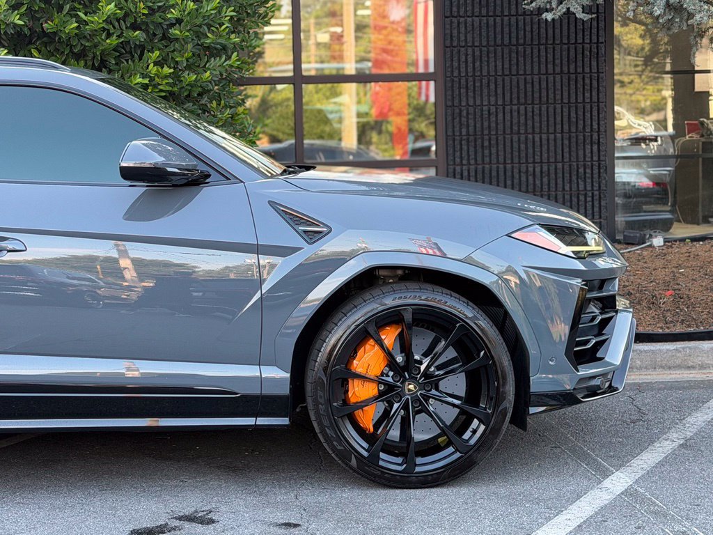 Used 2022 Lamborghini Urus AWD/4WD image 23