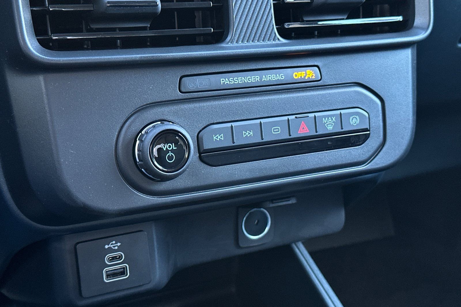 New 2026 Ford Maverick XL image 18