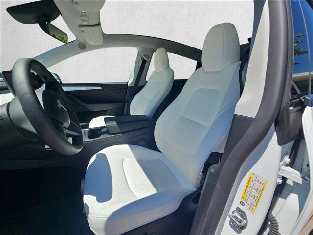 Used 2025 Tesla Model Y Long Range AWD/4WD image 17
