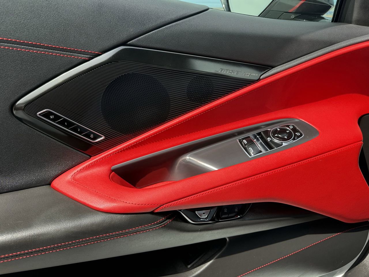 Used 2025 Chevrolet Corvette Stingray Preferred Cpe w/ Stealth Interior Trim Package image 23