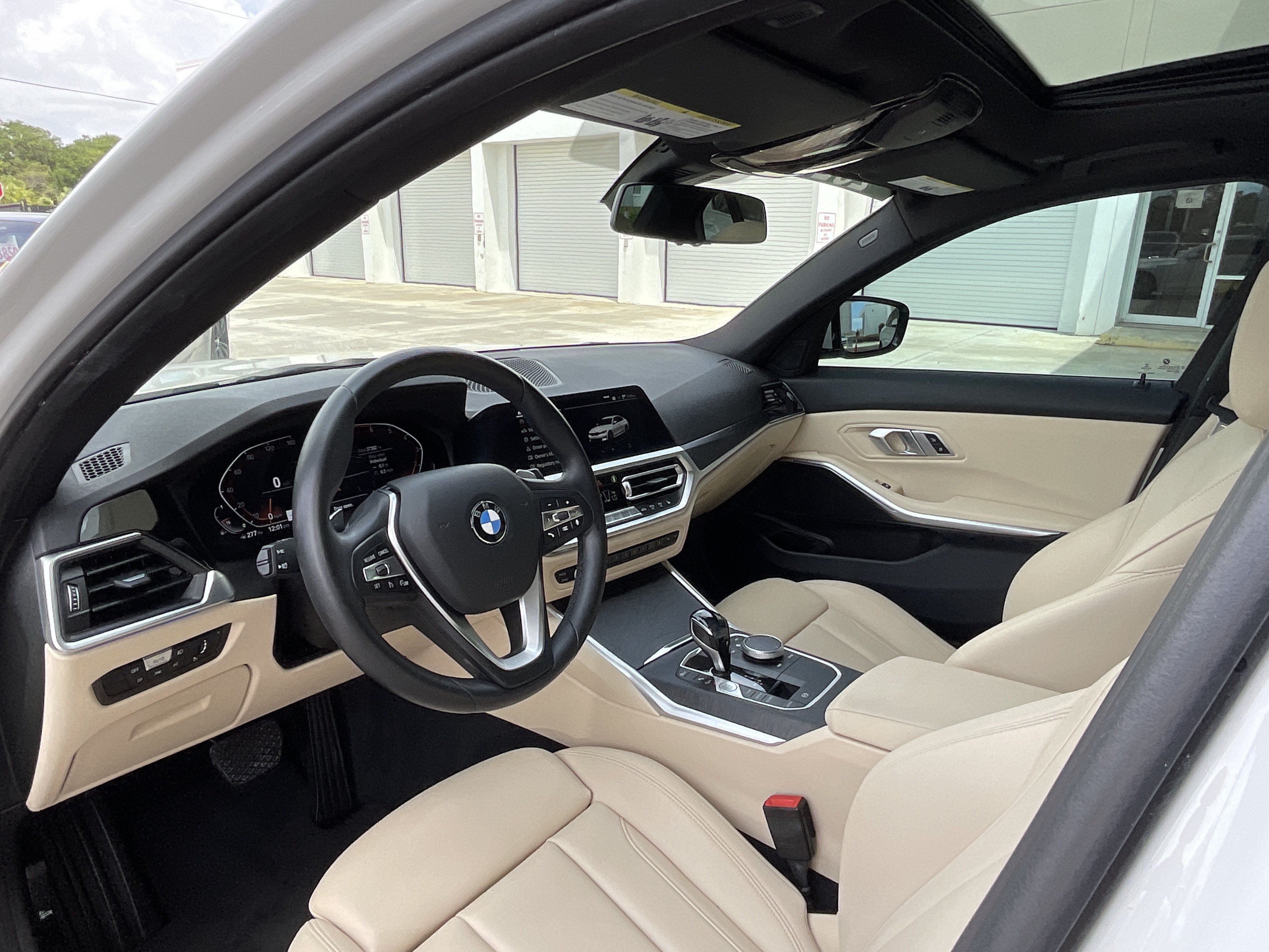 Used 2021 BMW 330i Sedan w/ Convenience Package RWD image 9