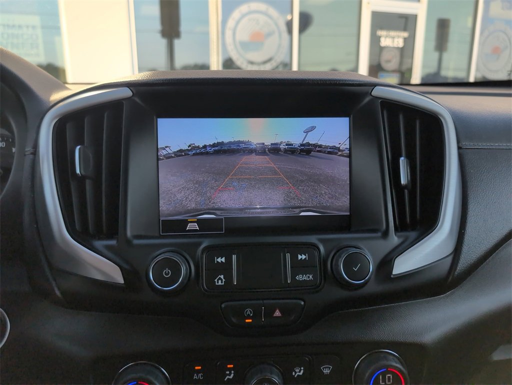 Used 2024 GMC Terrain SLT image 23