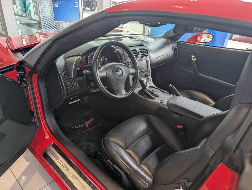 Used 2007 Chevrolet Corvette Coupe w/ Preferred Equipment Group RWD image 9