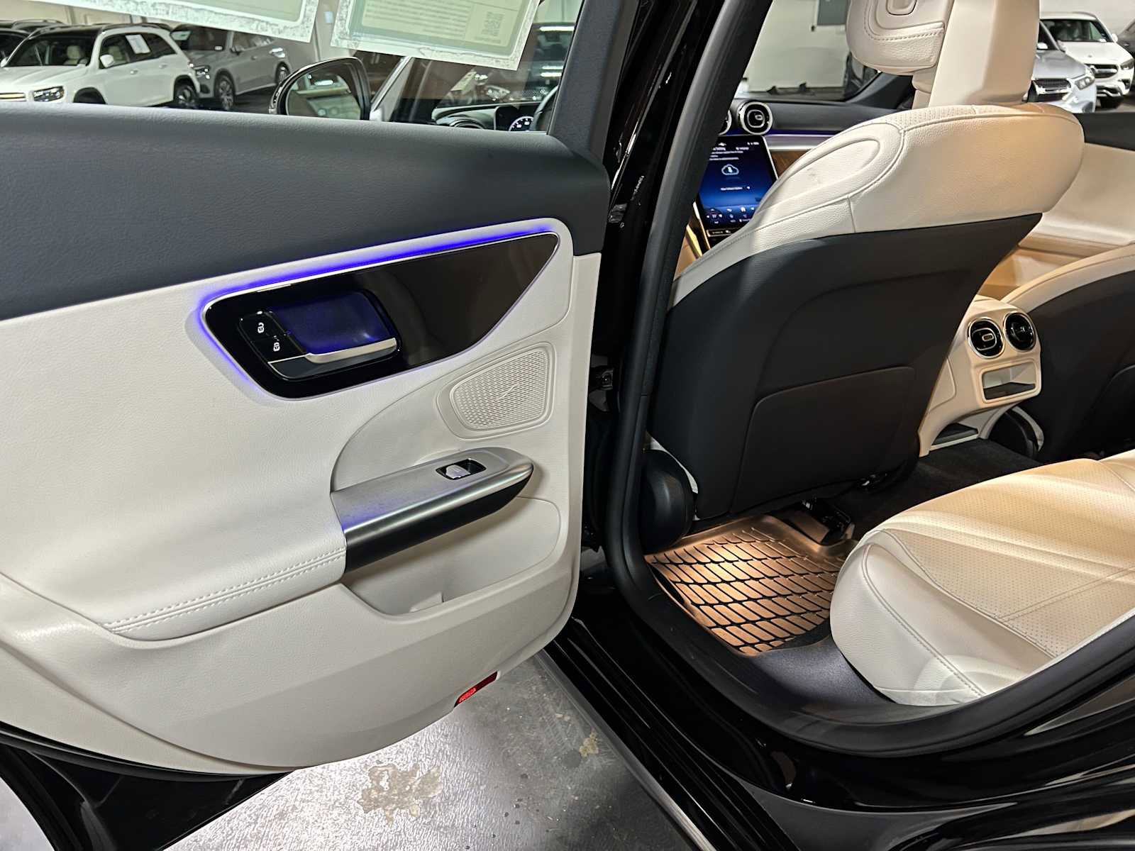 Used 2025 Mercedes-Benz C 300 4MATIC Sedan image 18