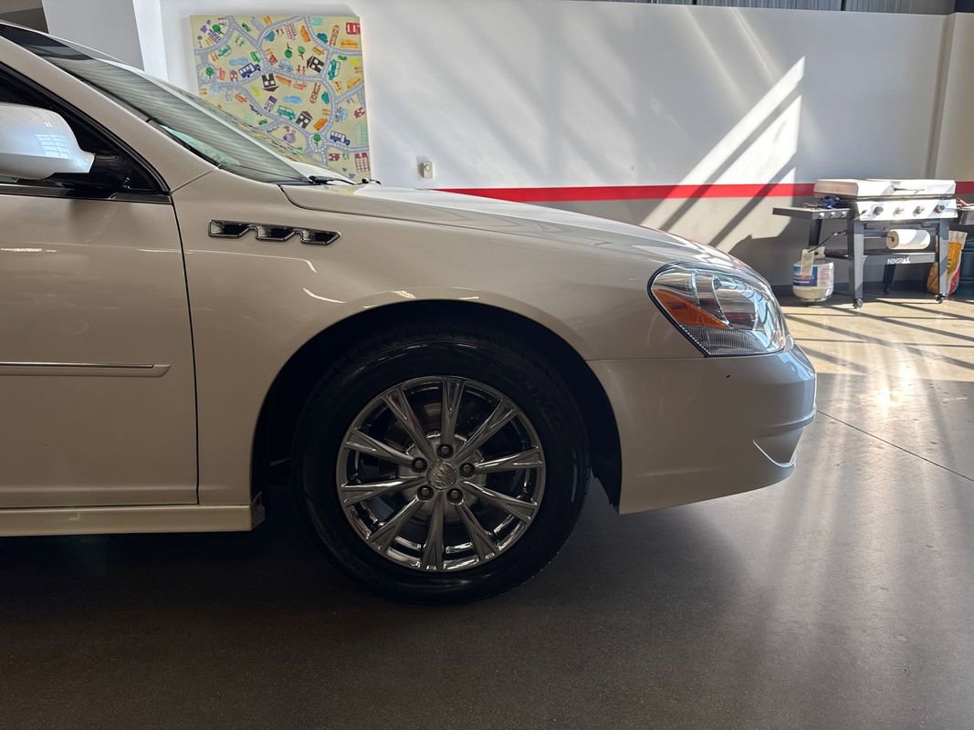 Used 2011 Buick Lucerne CXL image 27