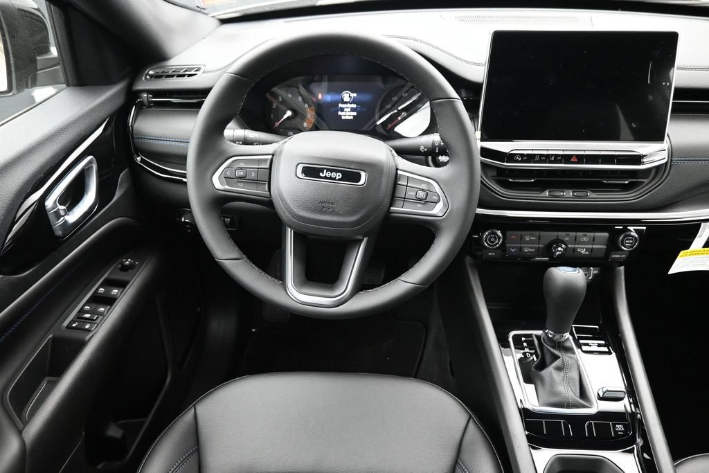 New 2026 Jeep Compass Latitude AWD/4WD image 3