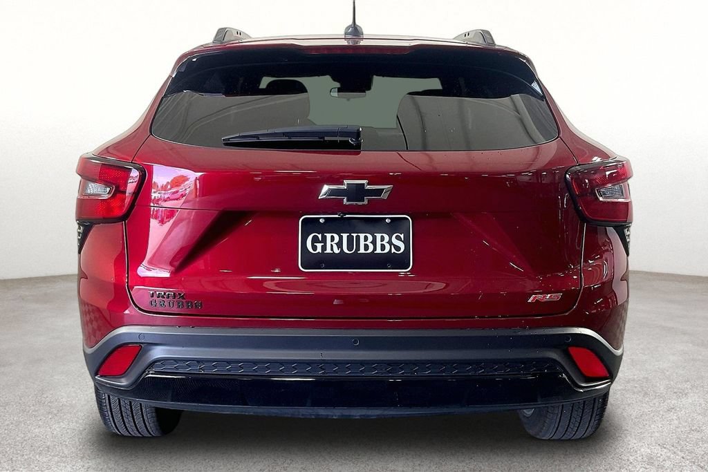 Used 2025 Chevrolet Trax RS w/ Sunroof Package FWD image 5