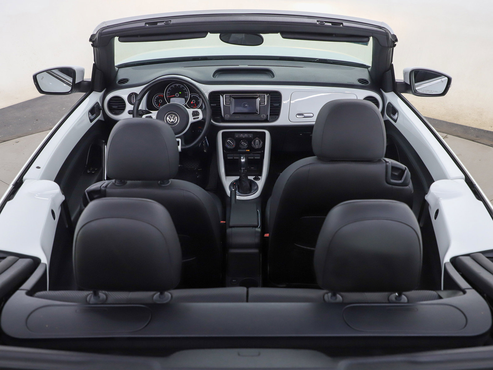 Used 2019 Volkswagen Beetle 2.0T S FWD image 9