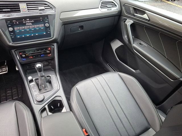 Used 2022 Volkswagen Tiguan SE R-Line AWD/4WD image 16