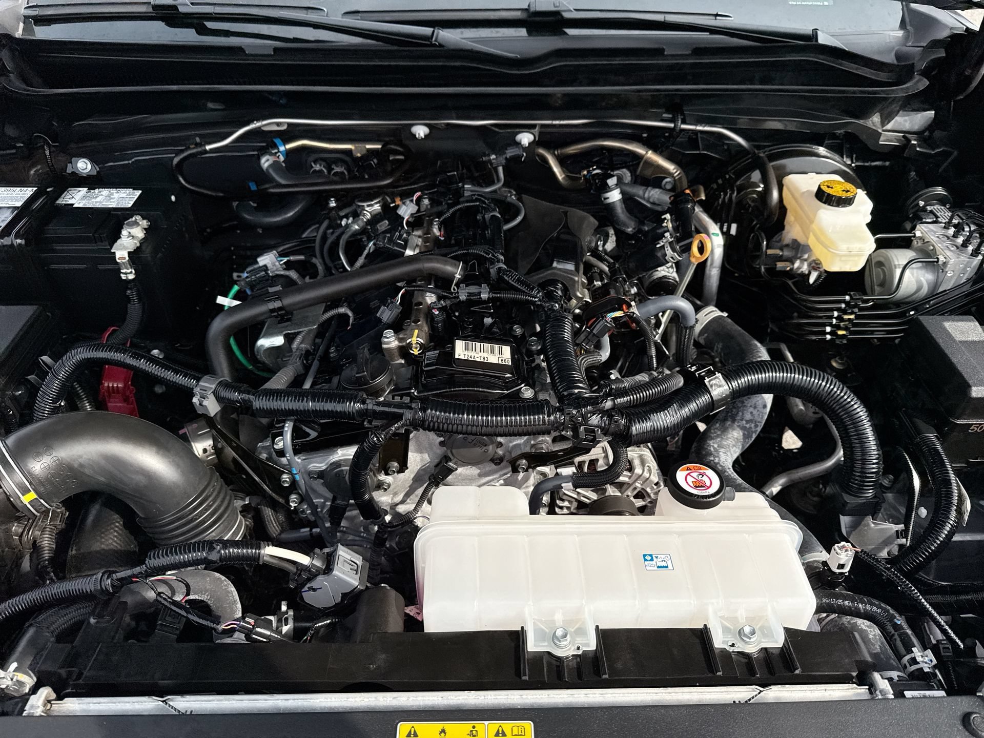 Certified 2025 Toyota Tacoma TRD Off-Road AWD/4WD image 17