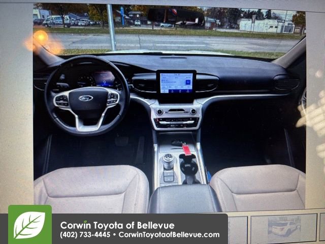 Used 2021 Ford Explorer XLT w/ Equipment Group 202A image 3