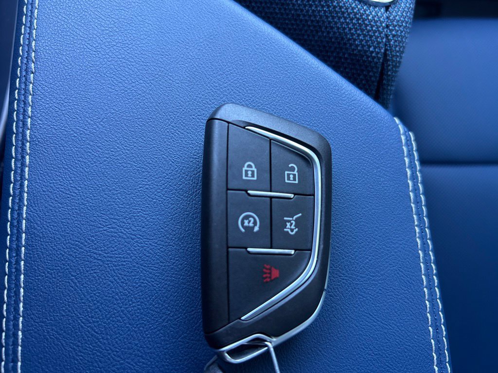 Used 2025 Cadillac Optiq Luxury 2 w/ LPO, Floor Liner Package AWD/4WD image 39