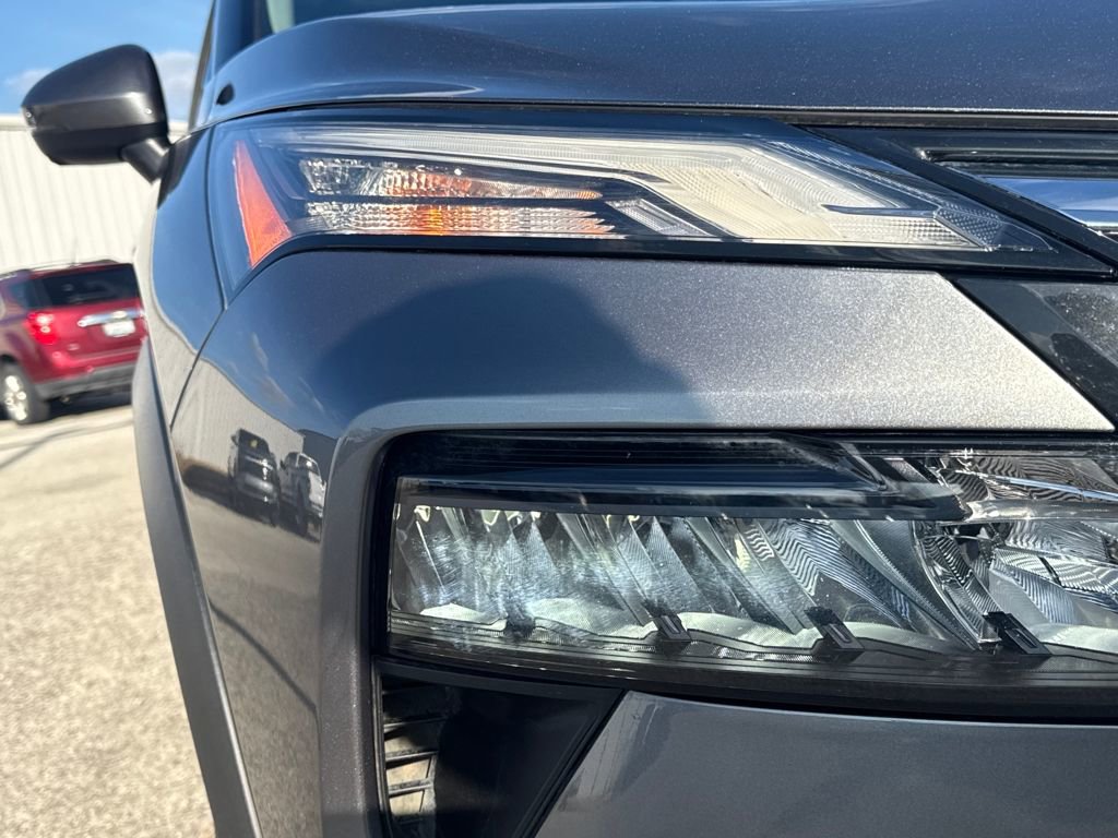 Used 2024 Nissan Rogue SL w/ SL Premium Package image 13