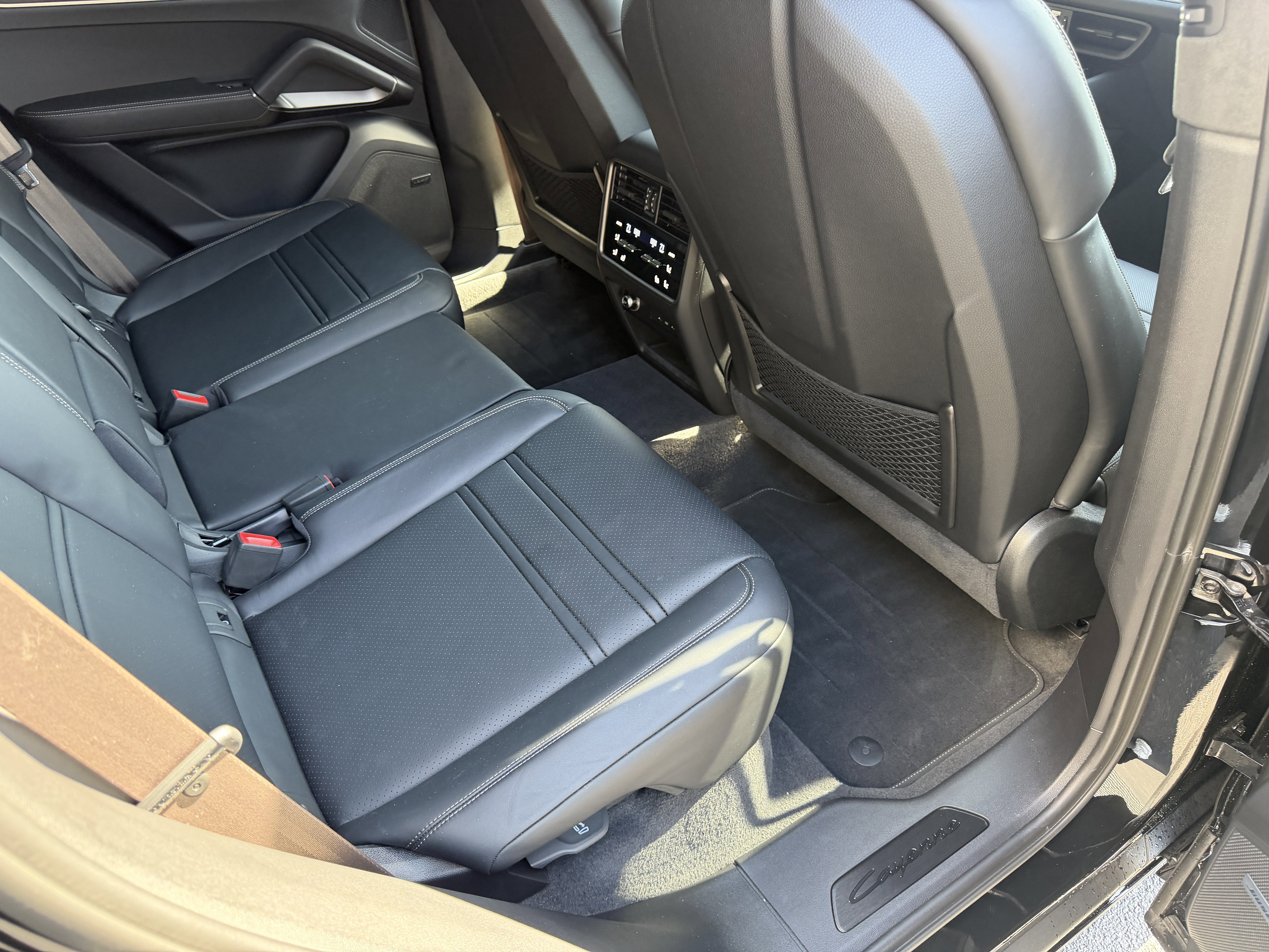Used 2025 Porsche Cayenne Turbo image 20