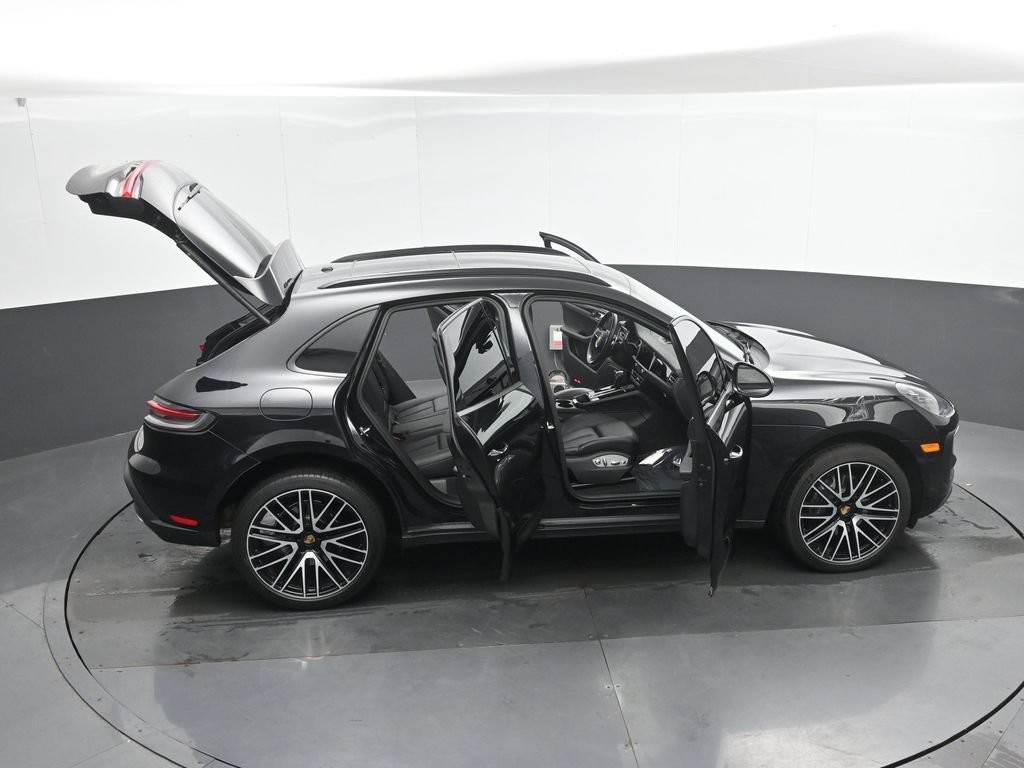 Used 2022 Porsche Macan AWD/4WD image 48