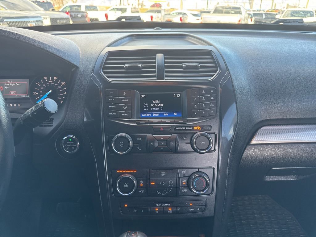 Used 2019 Ford Explorer XLT image 22