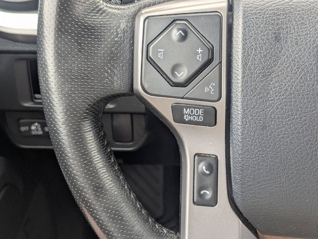 Used 2016 Toyota Tacoma Limited w/ Towing Package image 27