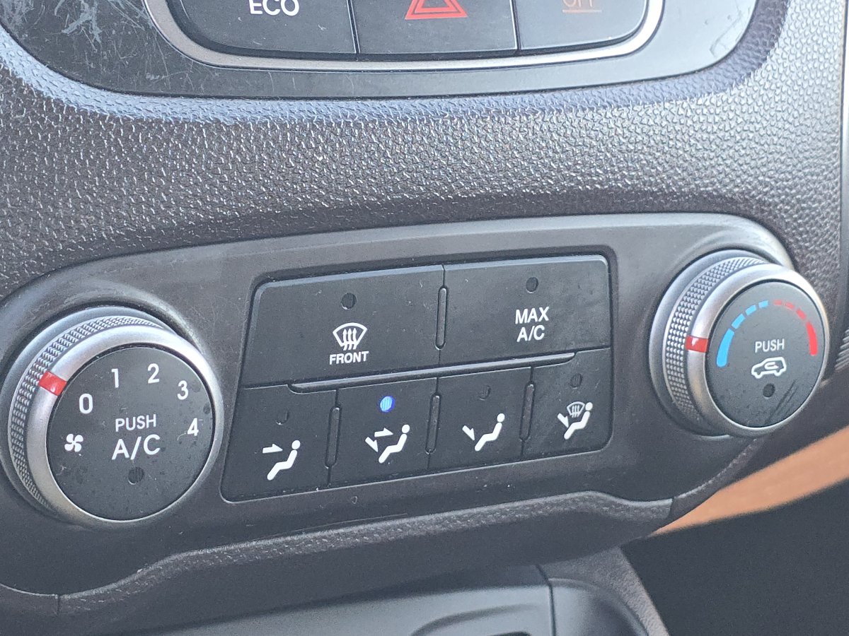 Used 2014 Hyundai Tucson SE AWD/4WD image 30