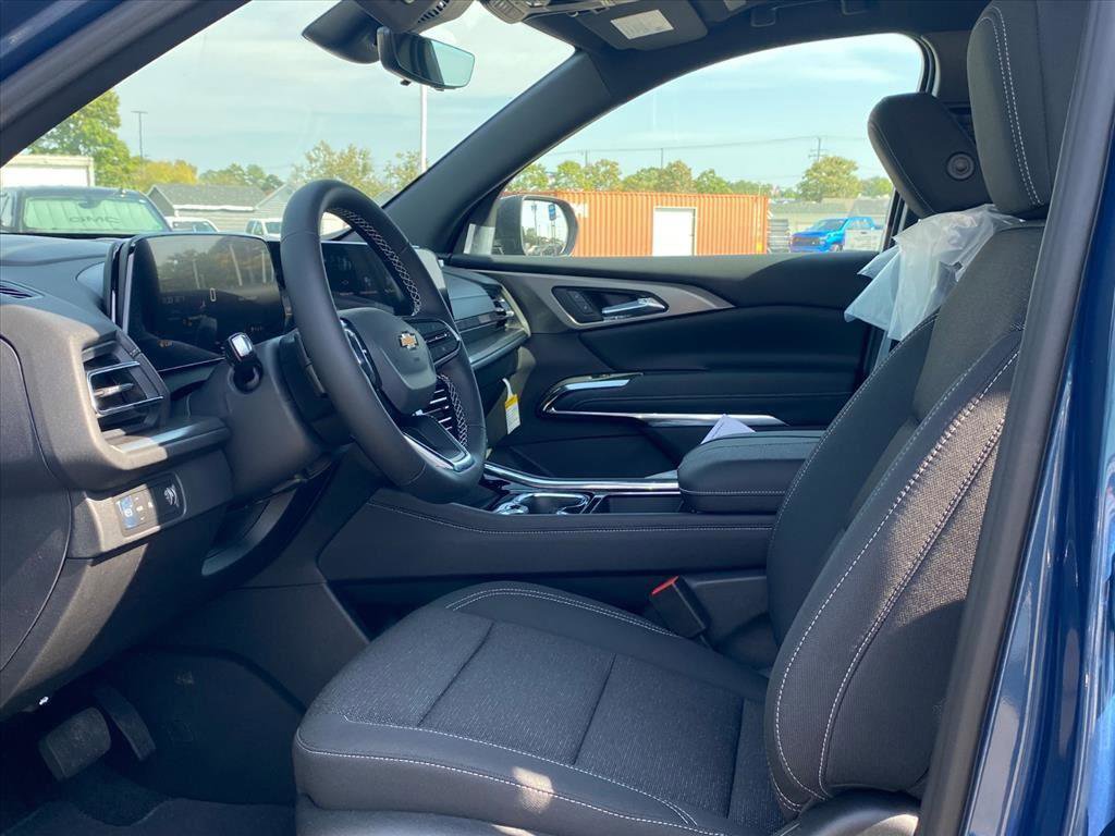 New 2026 Chevrolet Traverse LT w/ Driver Confidence Package image 12