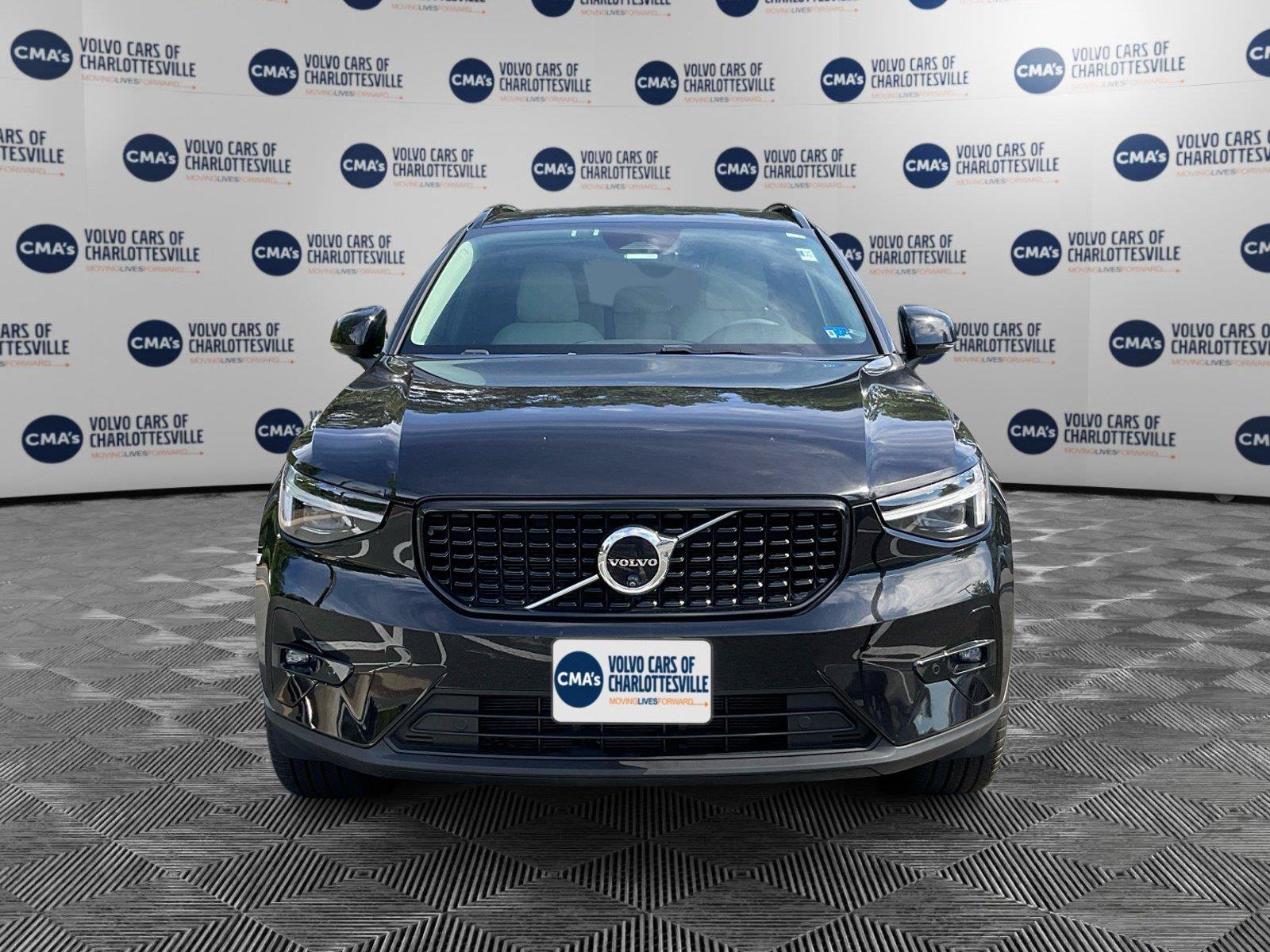 Used 2024 Volvo XC40 B5 Ultimate w/ Protection Package Premier AWD/4WD image 8
